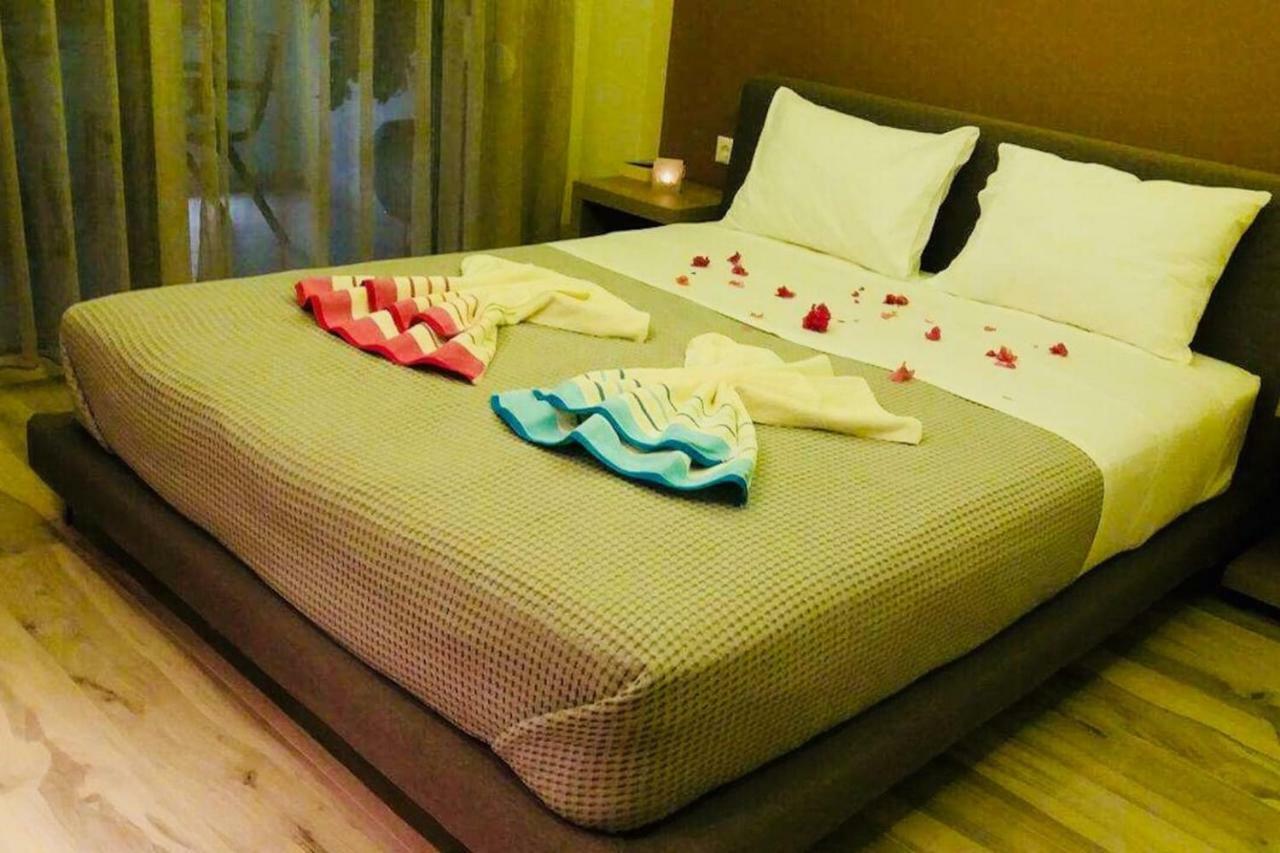 New Luxury Apartments In Плакиас Екстериор снимка