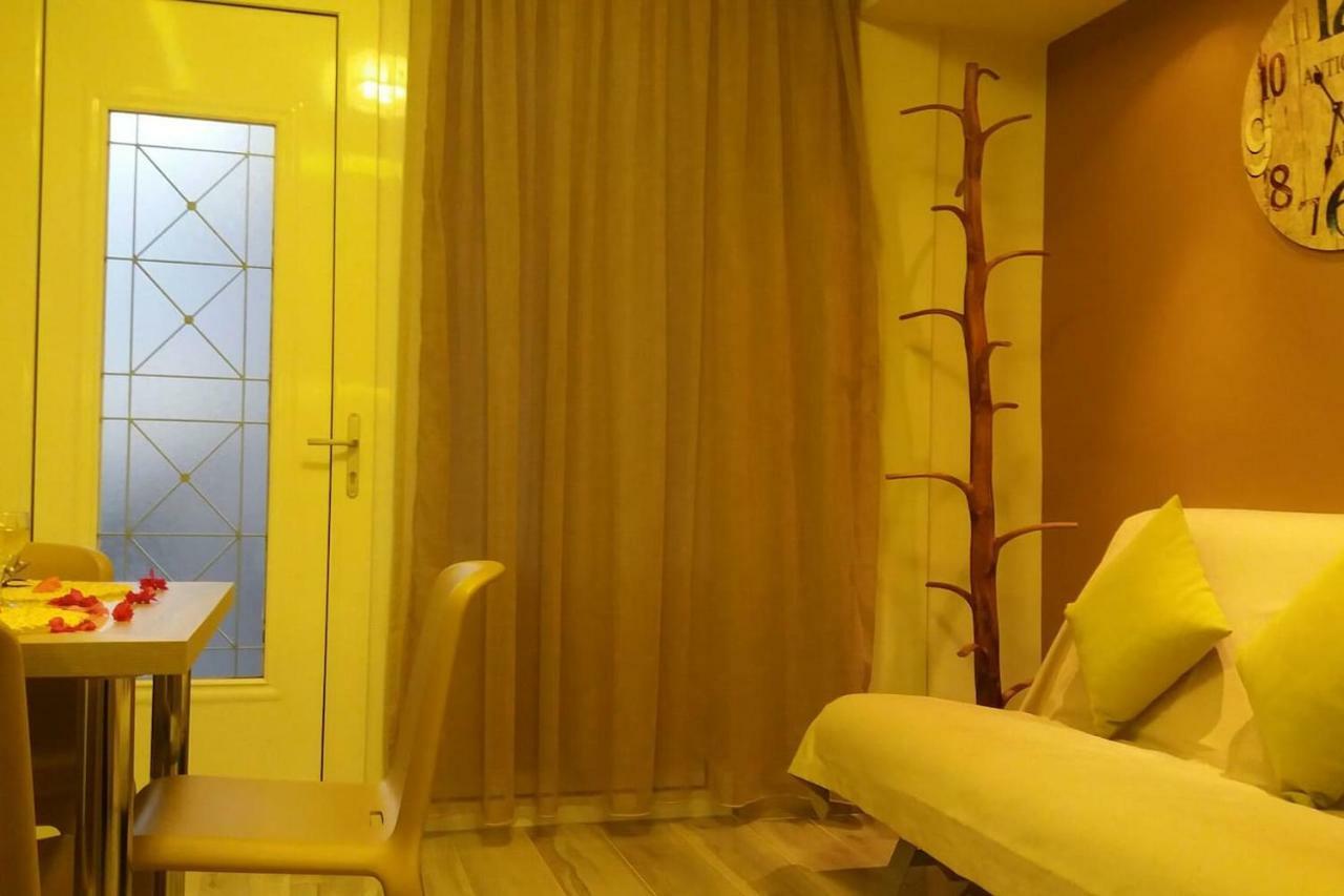 New Luxury Apartments In Плакиас Екстериор снимка